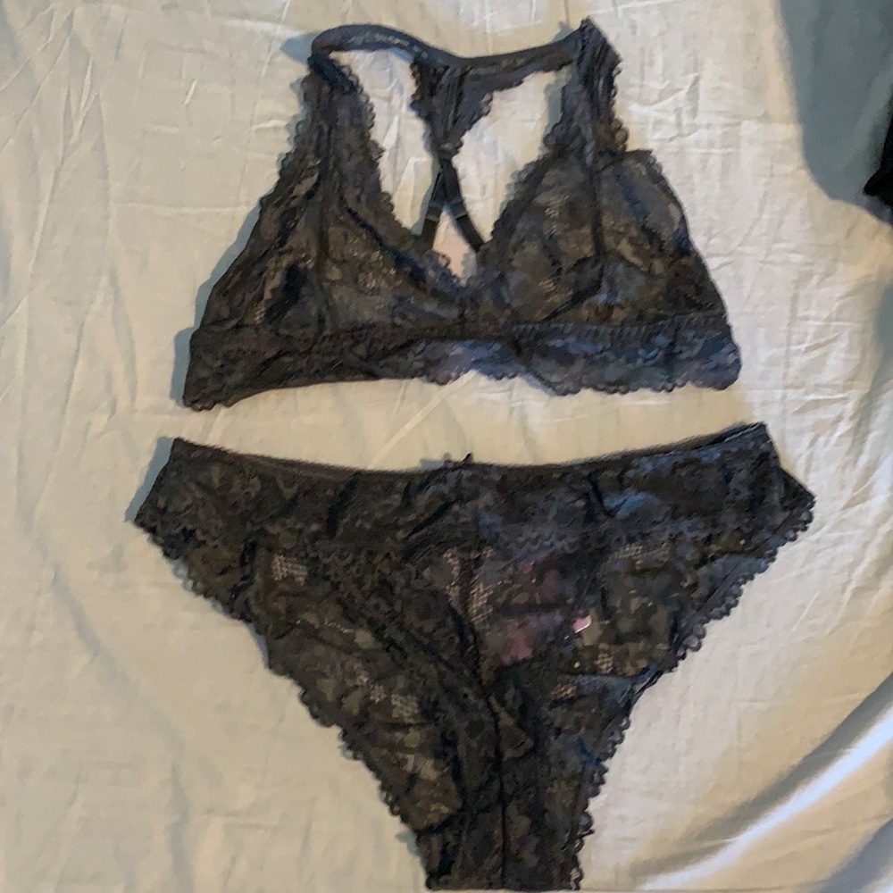 Grey lace bralette and bikini set - NWT